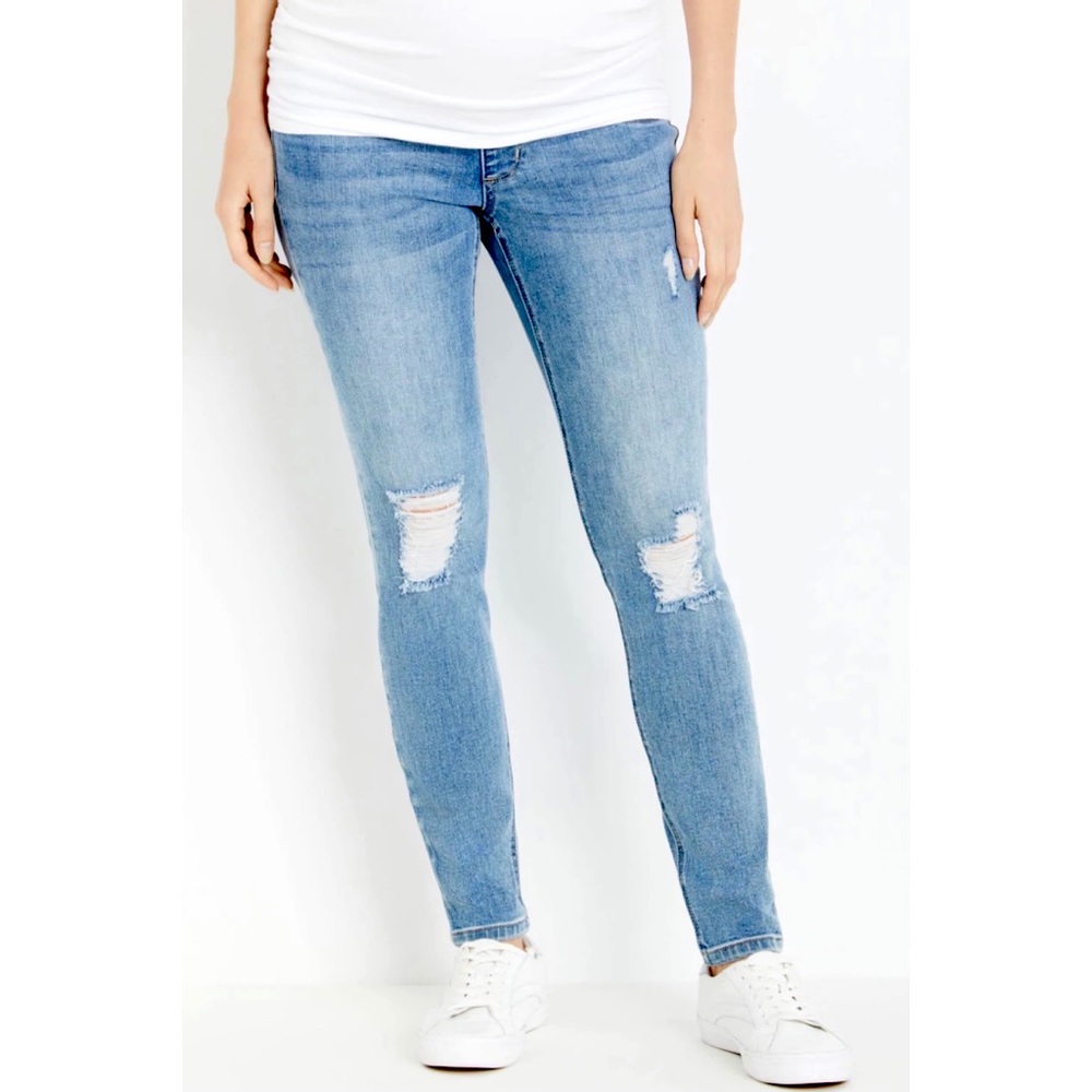 NWT Distressed Maternity Jeans